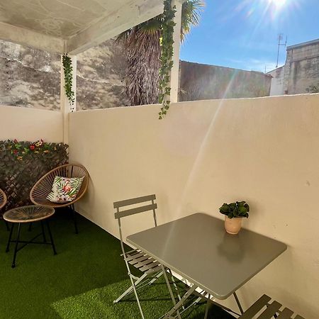 Escapade Vintage Avec Terrasse En Centre Historique Daire La Rochelle  Dış mekan fotoğraf